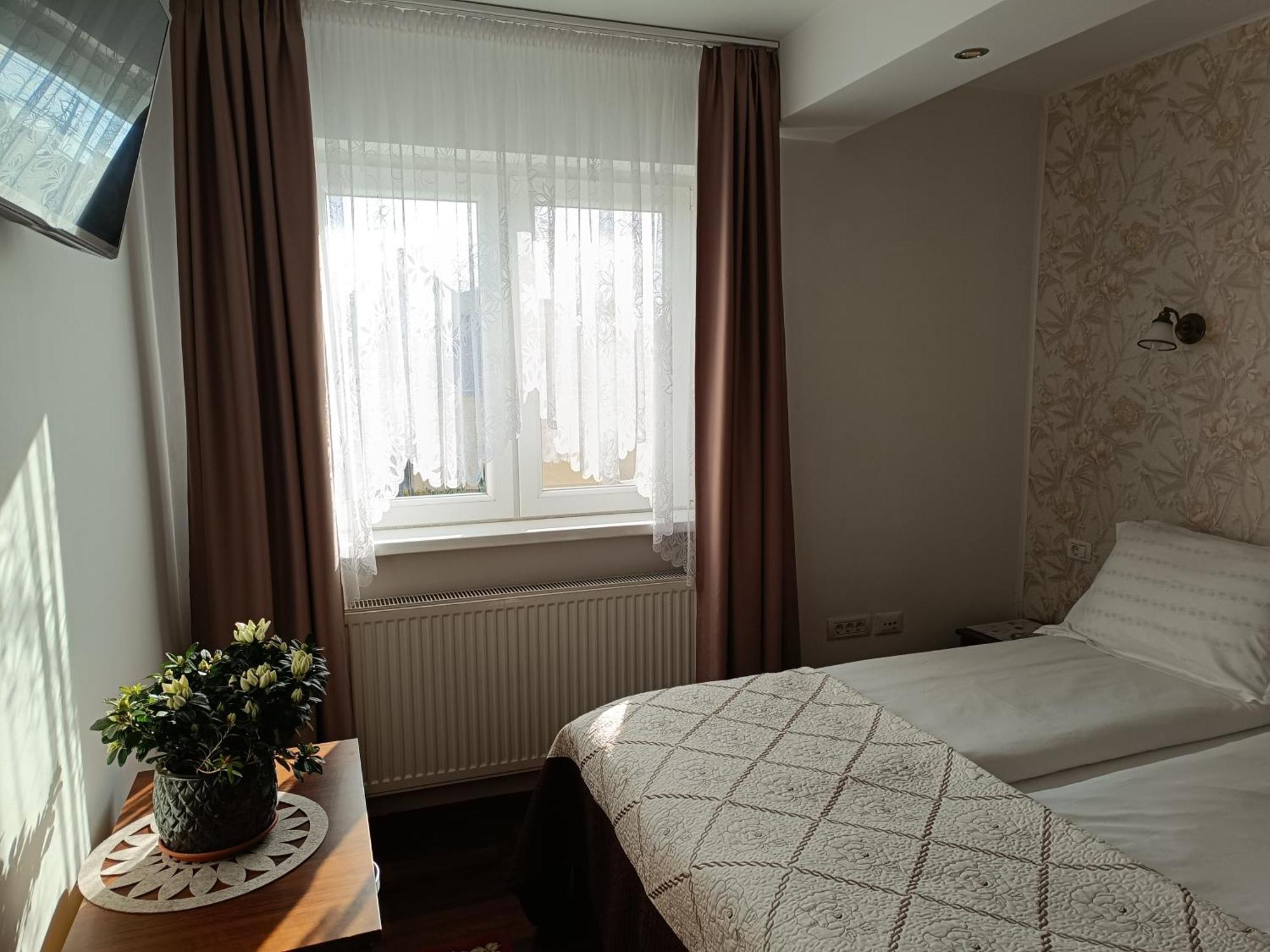 Garsoniera Strada Bucegi Leilighet Sibiu Eksteriør bilde